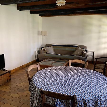 Spacious Apartment In A Charming, Tranquil Village Saint-Vincent-Rive-d'Olt Luaran gambar