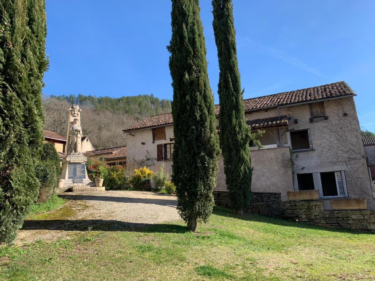 Spacious Apartment In A Charming, Tranquil Village Saint-Vincent-Rive-d'Olt Luaran gambar