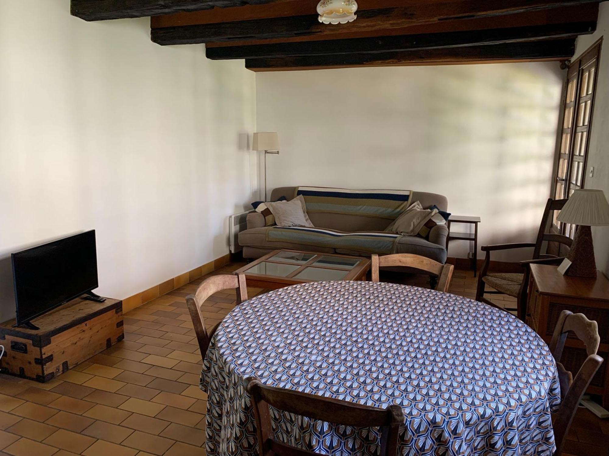 Spacious Apartment In A Charming, Tranquil Village Saint-Vincent-Rive-d'Olt Luaran gambar